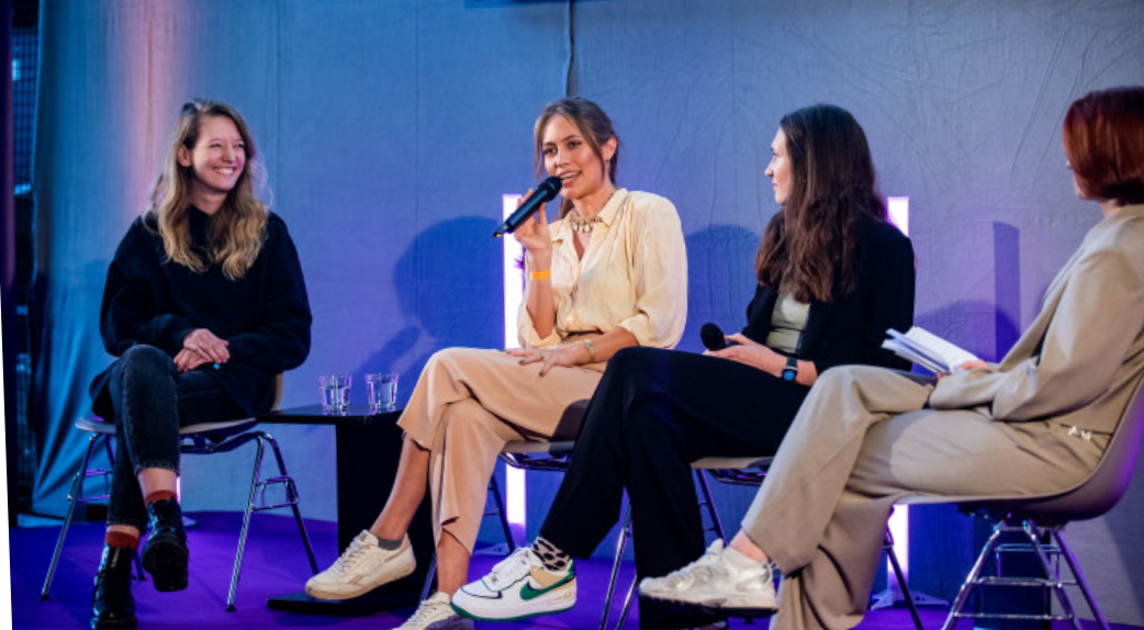 Ann-Sophie Henne beim Panel Take-Off 2025 in Berlin